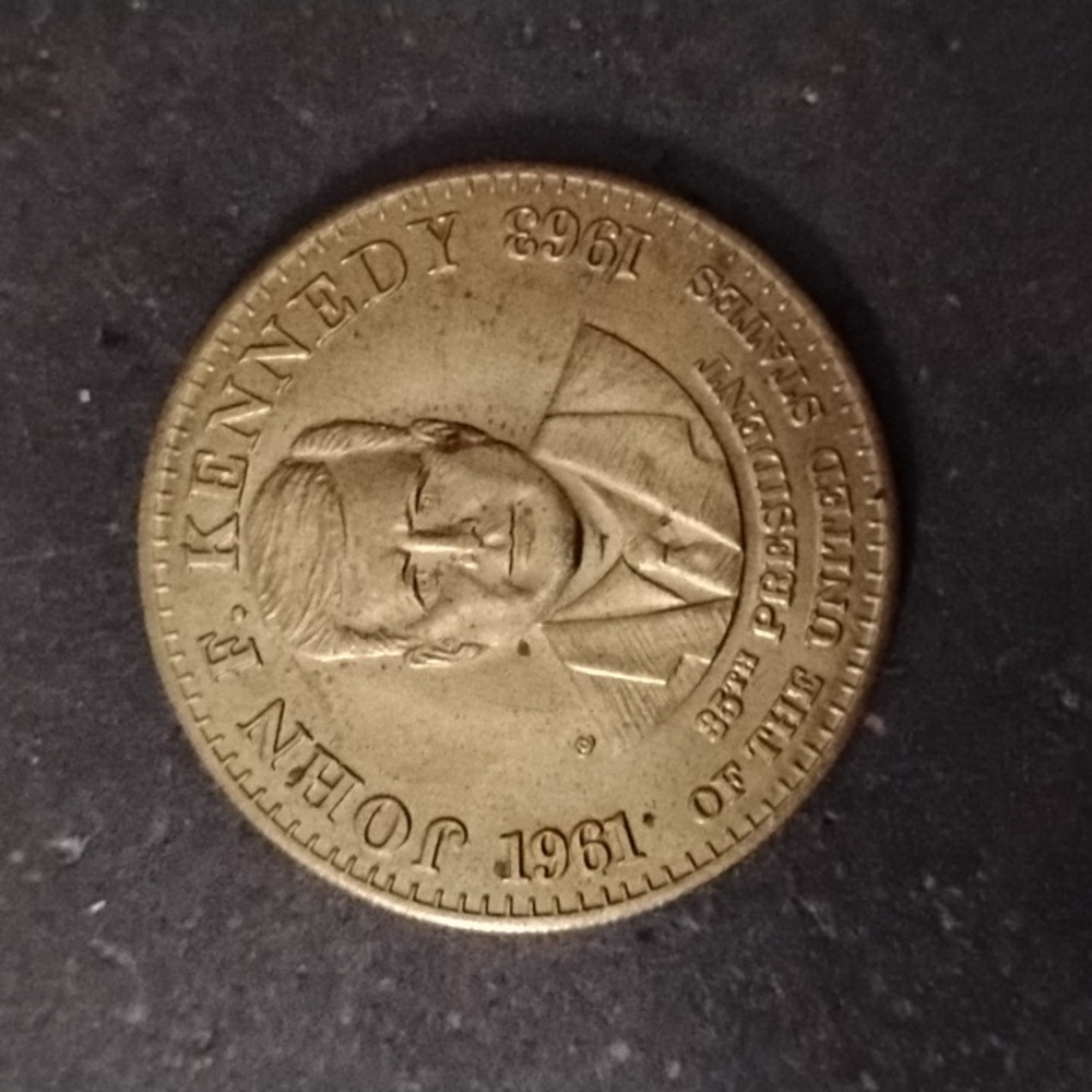 President John F Kennedy commemorative coin